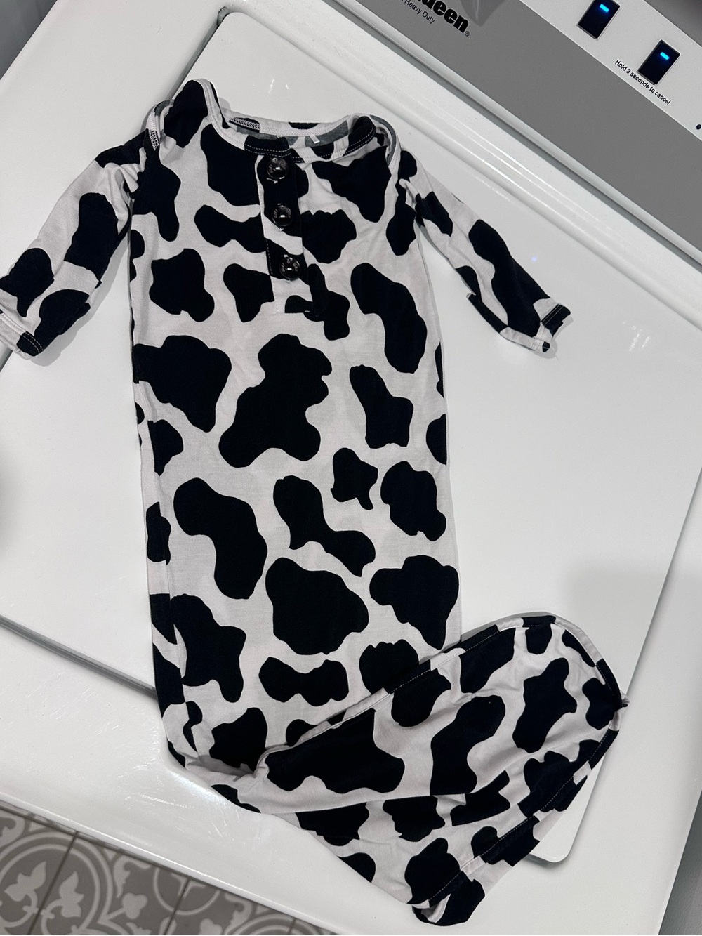 Gigi and Max Boone knotted gown Cow-Print - Black & White